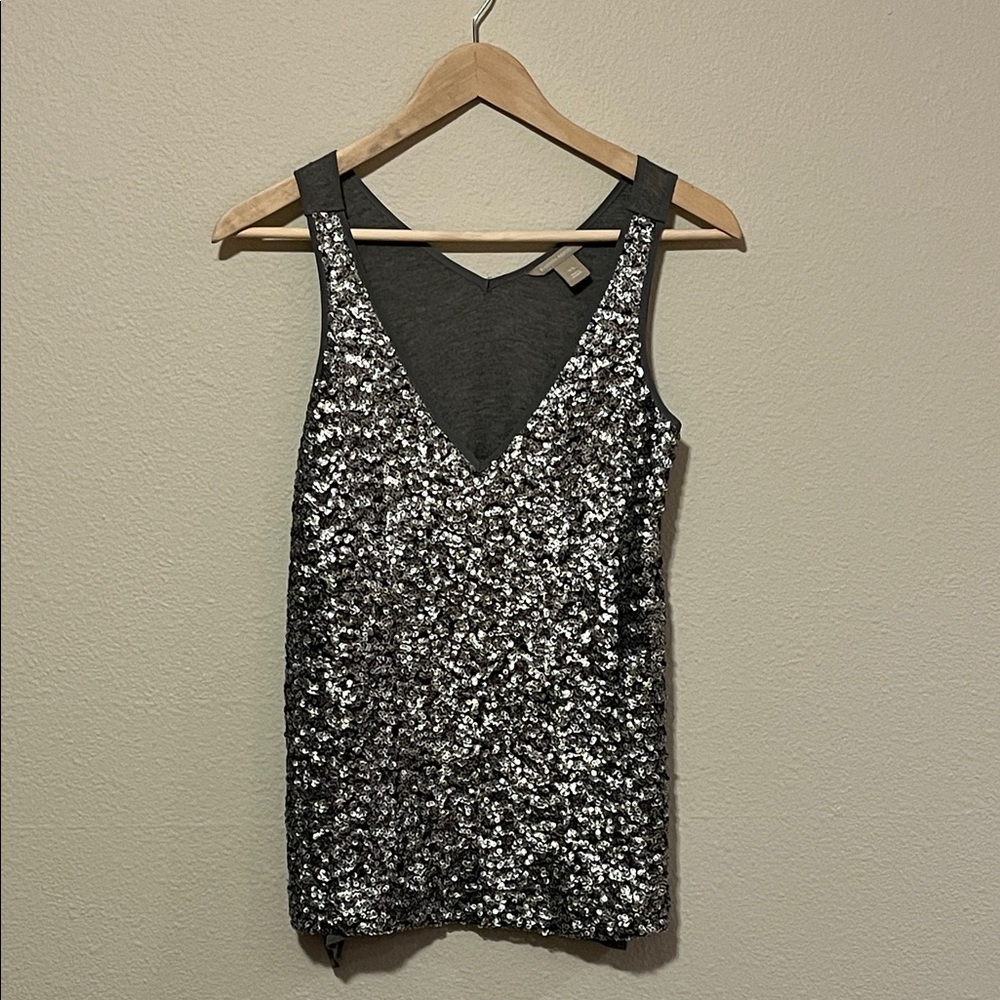 Banana Republic Silver Sequin V-Neck Tank – XS
